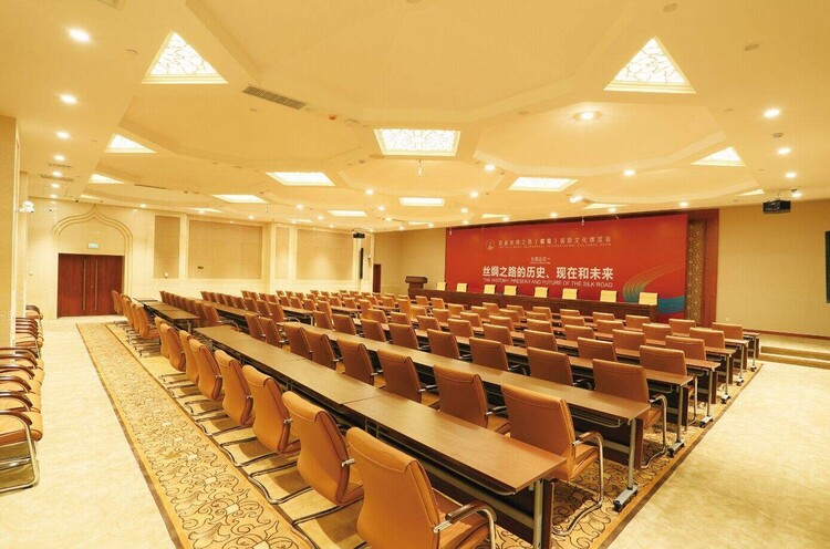 上海會議展覽服務費用解析 構成、影響因素與市場行情